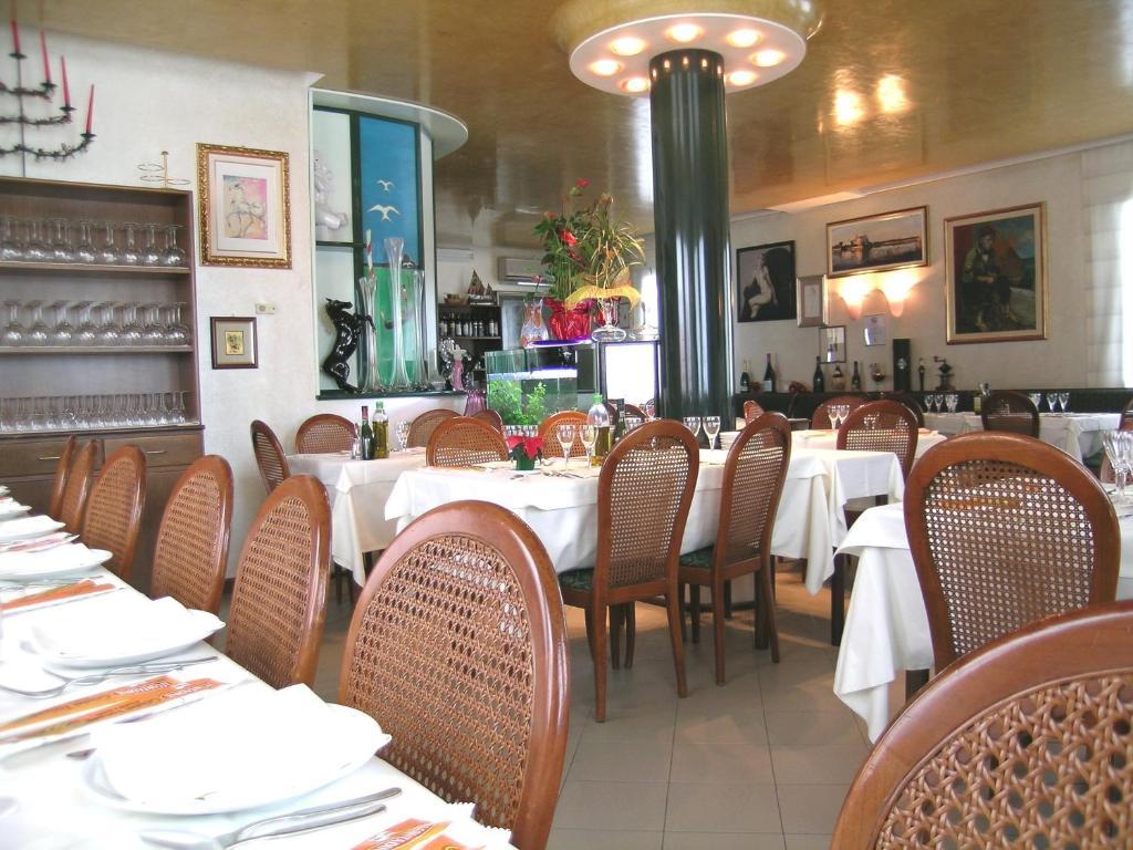 Hotel Da Vito Campagna Lupia Extérieur photo