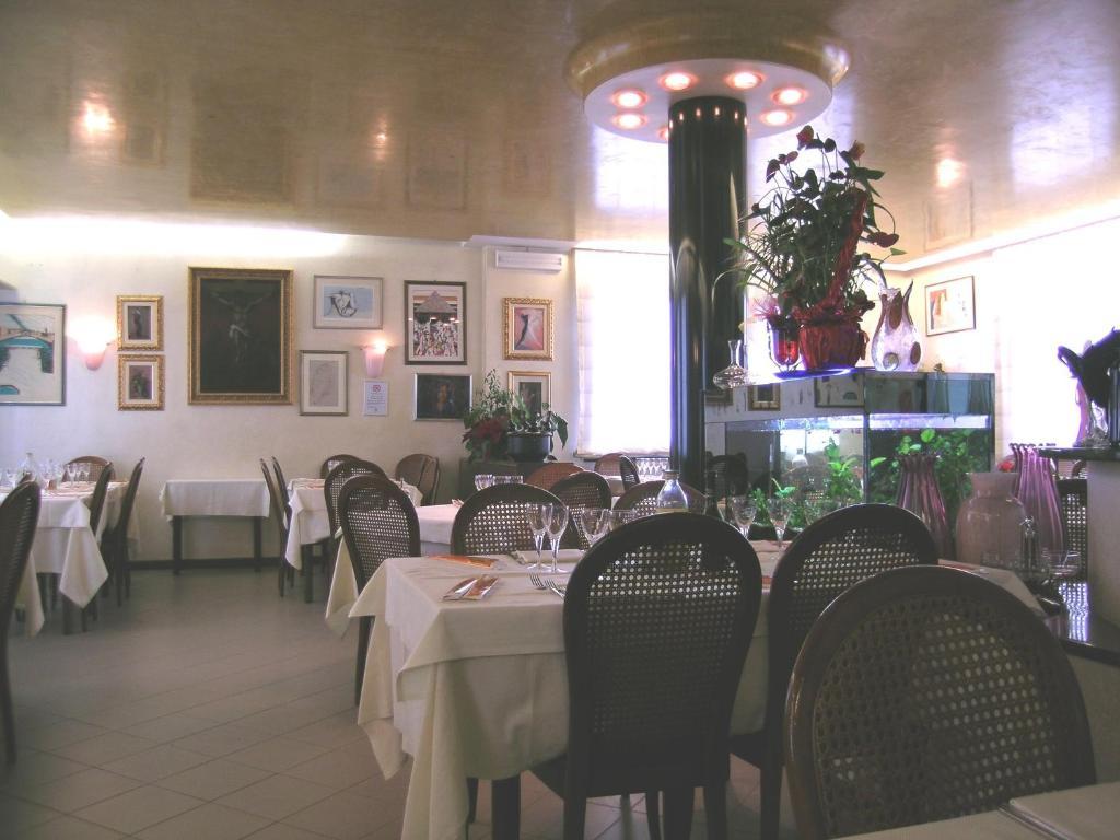 Hotel Da Vito Campagna Lupia Extérieur photo
