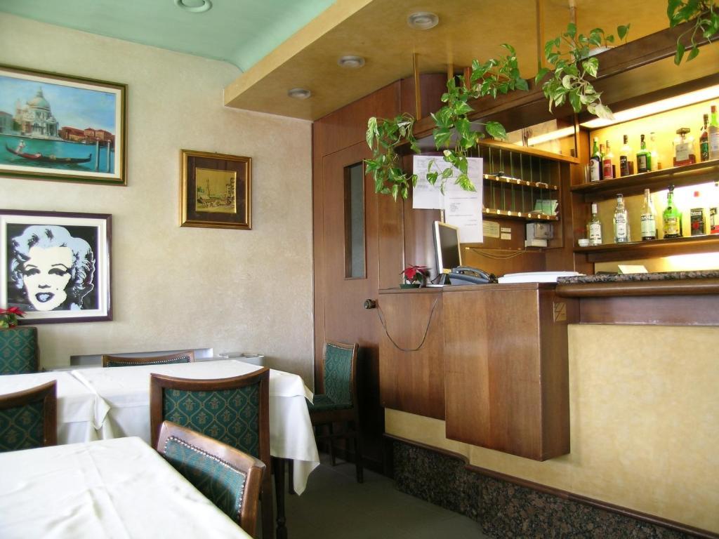 Hotel Da Vito Campagna Lupia Extérieur photo