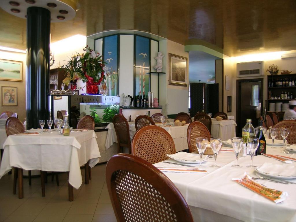 Hotel Da Vito Campagna Lupia Extérieur photo