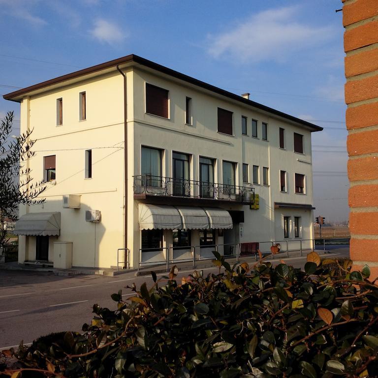 Hotel Da Vito Campagna Lupia Extérieur photo
