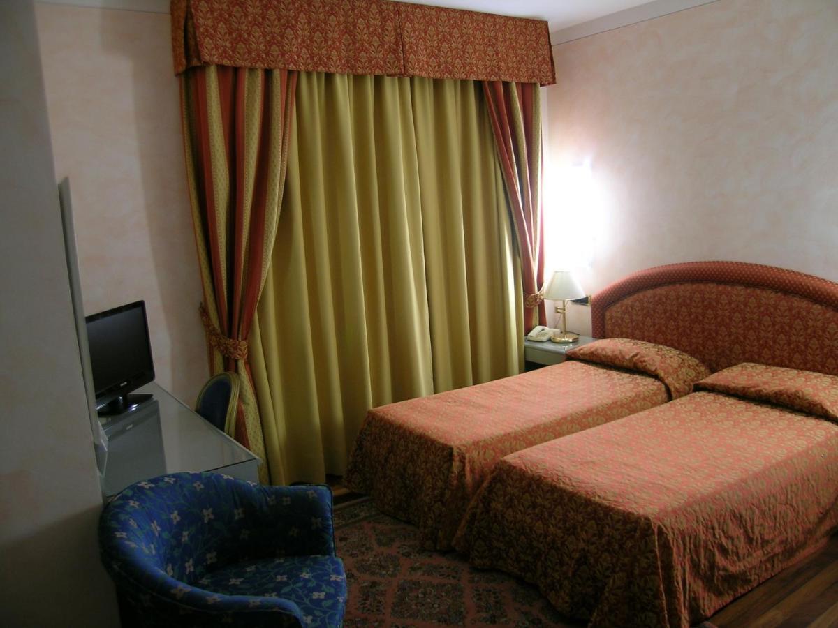 Hotel Da Vito Campagna Lupia Extérieur photo